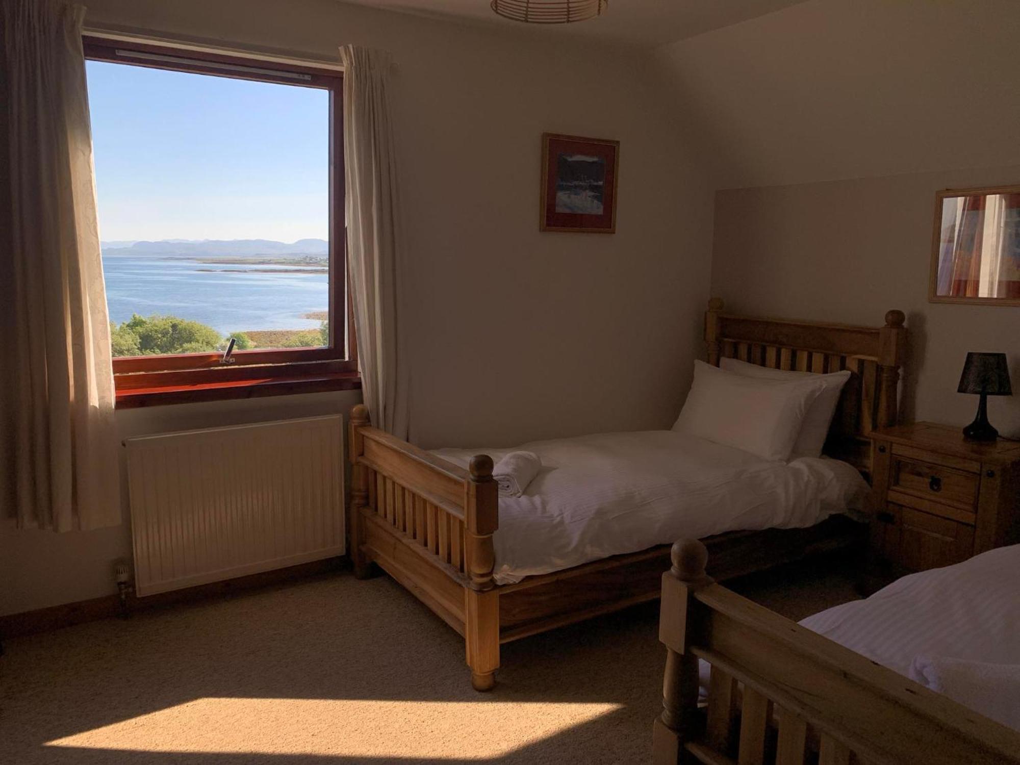 Skye Basecamp Hostel, Broadford Bay, Isle Of Skye Ngoại thất bức ảnh
